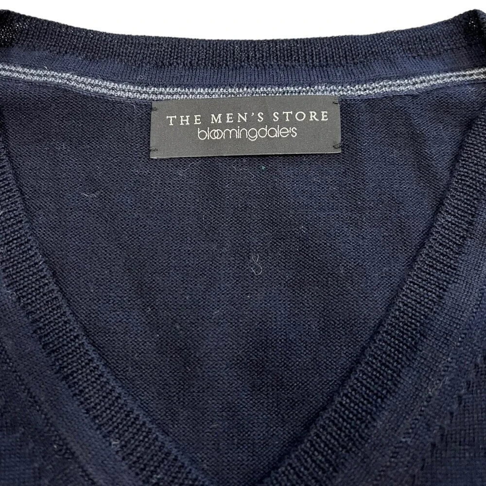 Bloomingdale’s Men’s Navy Knit Vest L